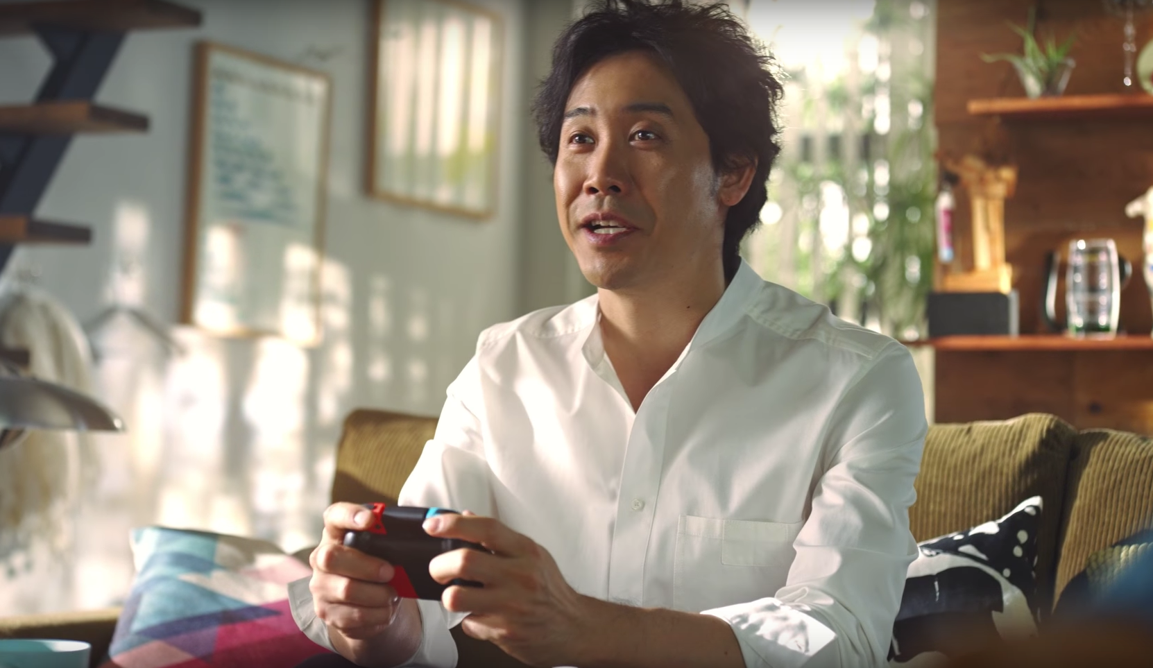 El actor de voz japonés del Profesor Layton aparece en un anuncio de Nintendo Switch