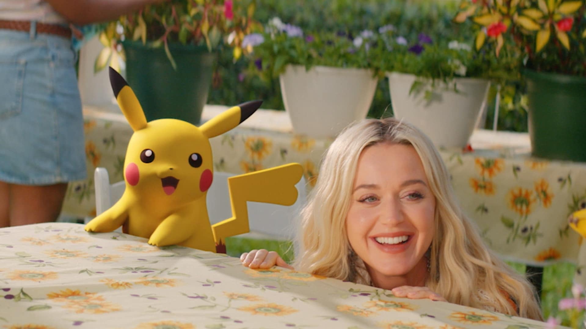 Katy Perry comparte el making-of de su canción en colaboración con The Pokémon Company, ‘Electric’