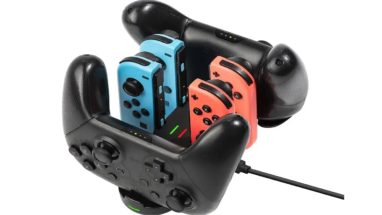 est&aacute; esta&nbsp;base de carga que te permite alimentar la energ&iacute;a de 4 Joy-Con y 2 mandos simult&aacute;neamente. Y esta maravilla solo vale 24 euros .