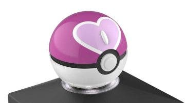 La réplica de la Mini Amor Ball de The Wand Company ya se puede comprar en Pokémon Center